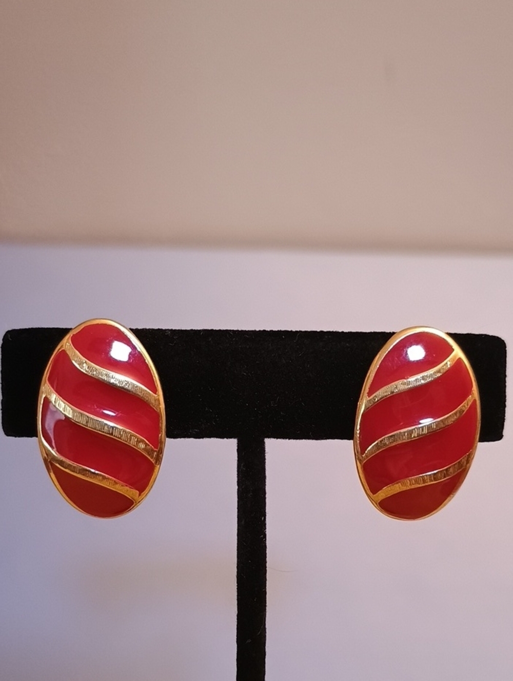 Crown Trifari Oval Red Enamel With Diagonal Gold Tone Lines Clip On Earrings